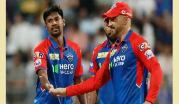রেকর্ড ভেঙে মোস্তাফিজের জ্বলে ওঠা, শেষ ম্যাচে দিল্লির জয়
