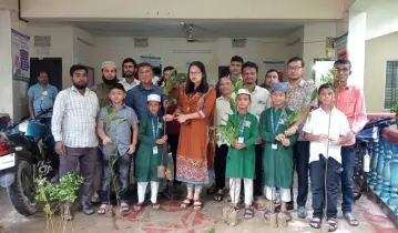 দোহাজারী পৌরসভার উদ্যোগে বিভিন্ন শিক্ষা প্রতিষ্ঠানের মাঝে গাছের চারা বিতরণ