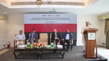 অর্থনৈতিক প্রবৃদ্ধিতে এসএমই খাতকে অগ্রাধিকার দিতে হবে