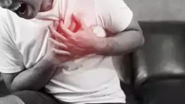 হার্ট অ্যাটাকের ৮টি লক্ষণ