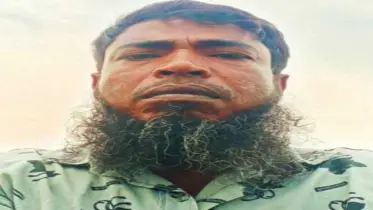 মেঘনায় বজ্রপাতে মাঝির মৃত্যু: অন্তঃসত্ত্বা স্ত্রীসহ চার সন্তানের আহাজারি