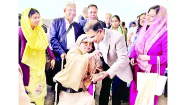 খালেদা জিয়া ফিরছেন আজ ॥ নেতাকর্মীদের ব্যাপক শোডাউন
