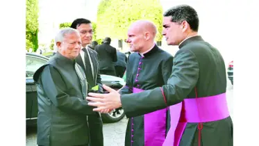 অন্ত্যেষ্টিক্রিয়ায় যোগ দিয়েছেন ড. ইউনূস