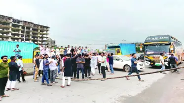 ঢাকার বিভিন্ন স্থানে এনসিপি নেতা-কর্মীদের ব্লকেড