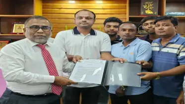 সড়ক সংস্কার ও সনদ উত্তোলনে ভোগান্তি নিরসনে ইবি উপাচার্যকে ছাত্রদলের স্মারকলিপি