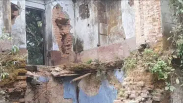 অবহেলায় ধ্বংসের দ্বারপ্রান্তে বিশ্ববরেণ্য বিজ্ঞানী পিসি রায়ের জন্মভিটা