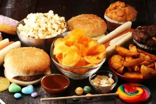 ক্যান্সার বাড়ায় যে ৫টি খাবার, যা আপনি প্রতিদিন খাচ্ছেন!