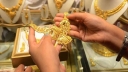 কমলো সোনার দাম, এবার বানাতে পারেন পছন্দের গয়না 