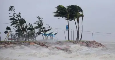 ভয়াবহ জলোচ্ছ্বাসের শঙ্কা: তলিয়ে যেতে পারে ১৫ জেলা