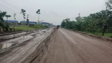 যশোর-খুলনা মহাসড়ক যেন এখন মরন ফাঁদ