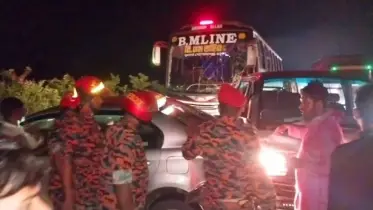 মাওয়া এক্সপ্রেসওয়েতে বাস, প্রাইভেটকার ও মাইক্রোর সংঘর্ষে নিহত ১, আহত ৪