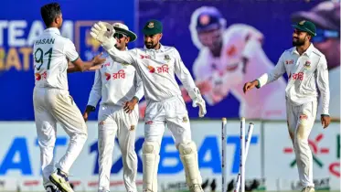 ৪ উইকেটে ৩৬৮ রান নিয়ে তৃতীয় দিন শেষ করলো শ্রীলঙ্কা