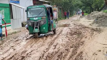 স্বাধীনতার ৫৪ বছরেও ঢাকার পাশে পাকা হয়নি রাস্তা: ২০ হাজার মানুষের নিত্য দুর্ভোগ
