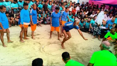 গ্রামের মাঠে কাবাডির ধুম ফিরে এলো হারানো জাতীয় খেলা