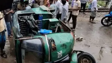 ট্রেনের সাথে সিএনজি চালিত অটো রিকশার ধাক্কায়  নিহত ১, আহত ২