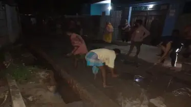 কু‌ড়িগ্রামে রড ছাড়াই রা‌তের আঁধা‌রে আর‌সি‌সি ঢালাই