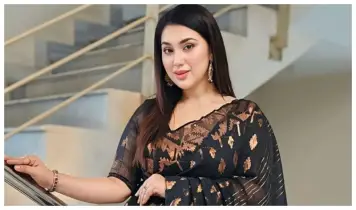 ছোট বেলায় মুরগি চুরি করেছিলেন অপু বিশ্বাস !