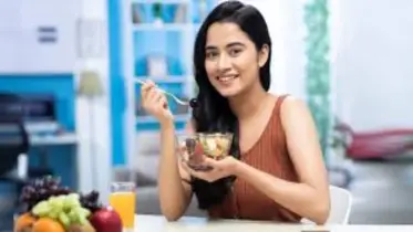 ত্বক উজ্জ্বল করতে যেসব খাবার রাখবেন প্রতিদিনের খাবারে
