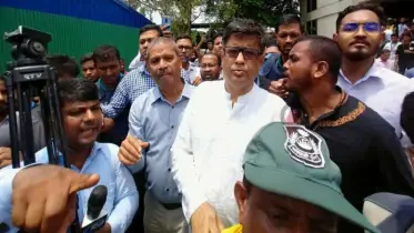 সকাল থেকে সন্ধ্যা, চাপের মুখে উপদেষ্টারা অবশেষে মুক্ত