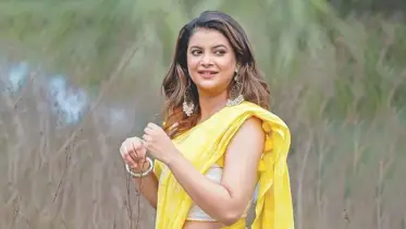 মাঝখানে আমরা সাধারণ মানুষ, নীরব দর্শক হয়ে রঙিন তামাশা দেখি: শবনম ফারিয়া