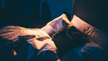 ঘুম না আসার সমাধান ’কগনিটিভ শাফলিং’: মস্তিষ্ককে ফাঁকি দিয়ে ঘুমিয়ে পড়ুন