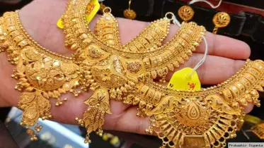 আরও কমল সোনার দাম, আজ থেকে কার্যকর 