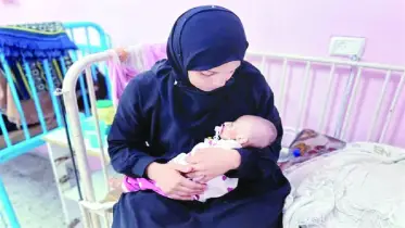 গাজায় অনাহারে ৩৫ দিনের শিশুর মৃত্যু