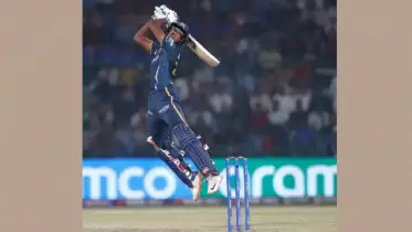সুদর্শন উড়িতেছে