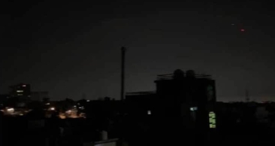 জম্মুতে পাকিস্তানের ড্রোন হামলা, বিমানবন্দরে বিস্ফোরণ