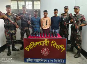 দৌলতপুর সীমান্তে মাদকসহ তিন ভারতীয় আটক
