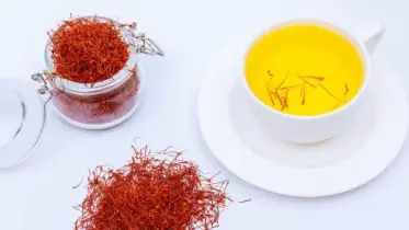 ঘুম ভালো করতে চান? মেজাজ ভালো রাখতে চান? শুরু করুন দিন জাফরান চা দিয়ে