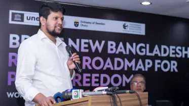 সাংবাদিকদের নামে ঢালাও হত্যা মামলায় অন্তর্বর্তী সরকার বিব্রত: মাহফুজ