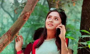 ডান নাকি বাম, কোন কানে ফোন ব্যবহার করা উচিত?