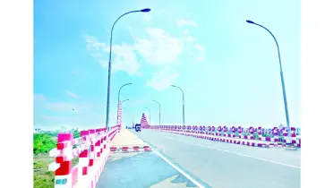 দৃষ্টিনন্দন সেতুতে বাতি জ্বলে না দেড় বছর