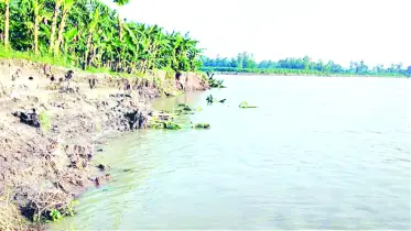 ভাঙন আশঙ্কায় যমুনা তীরের বাসিন্দারা