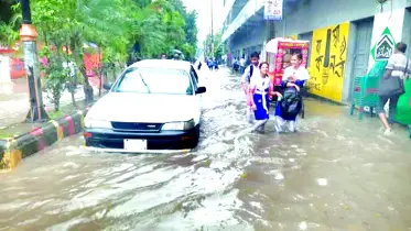 কয়েক দিনের বৃষ্টিতে যশোর শহরে জলাবদ্ধতা