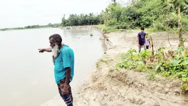 ধরলার ভাঙনে ভিটেমাটি হারিয়ে নিঃস্ব অর্ধশতাধিক পরিবার