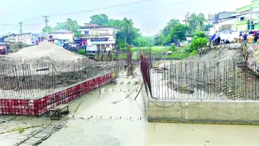 পটুয়াখালীতে উন্নয়নের নামে অচলাবস্থা