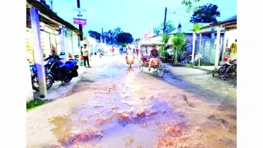 খানাখন্দে ভরা দুরাকুটি বামনেরবাসা সড়ক