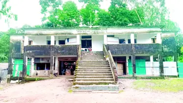 মহেশখালীতে আশ্রয়কেন্দ্র সংকট ঝুঁকিতে লাখো উপকূলবাসী