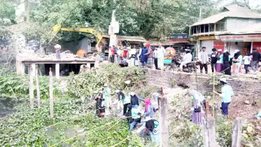 শরীয়তপুরে যৌথ উদ্যোগে খাল উদ্ধার শুরু
