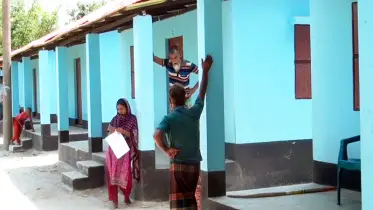ভূমিহীনদের ঘর গেল বিত্তবানদের দখলে