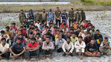 বিএসএফের ফেলে যাওয়া ৭৫ বাংলাদেশী ও  তিন ভারতীয়কে পুলিশে সোপর্দ