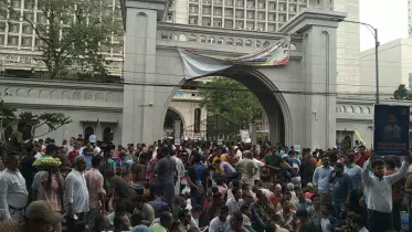 মেয়র পদে শপথ পড়ানোর দাবিতে ফের নগর ভবনের সামনে ইশরাক সমর্থকরা