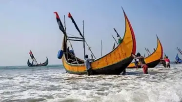 ৫৮ দিনের নিষেধাজ্ঞা শেষে সাগরে মাছ ধরা শুরু