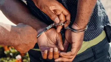 লিউকেমিয়ায় আক্রান্ত ৪ বছরের মেয়েকে ছেড়ে যুক্তরাষ্ট্র থেকে বিতাড়নের মুখে পিতা!
