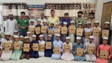 কুমিল্লায় টিফিনের টাকায় এতিম শিশুদের মাঝে শিক্ষা উপকরণ বিতরণ