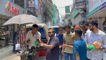 বাগেরহাটে দাবদাহে শ্রমজীবীদের সহায়তায় মহিলাদল ও ছাত্রদলের স্যালাইন-ঠান্ডা পানি বিতরণ