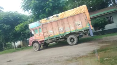 আখাউড়া স্থলবন্দর দিয়ে প্রথমবারের মত আগরবাতি আমদানি 
