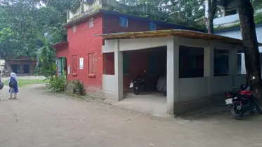 সৈয়দপুরে বিদ্যালয়ের মাঠে গ্যারেজ নির্মাণ করায় শিক্ষকদের মাঝে অসন্তোষ 